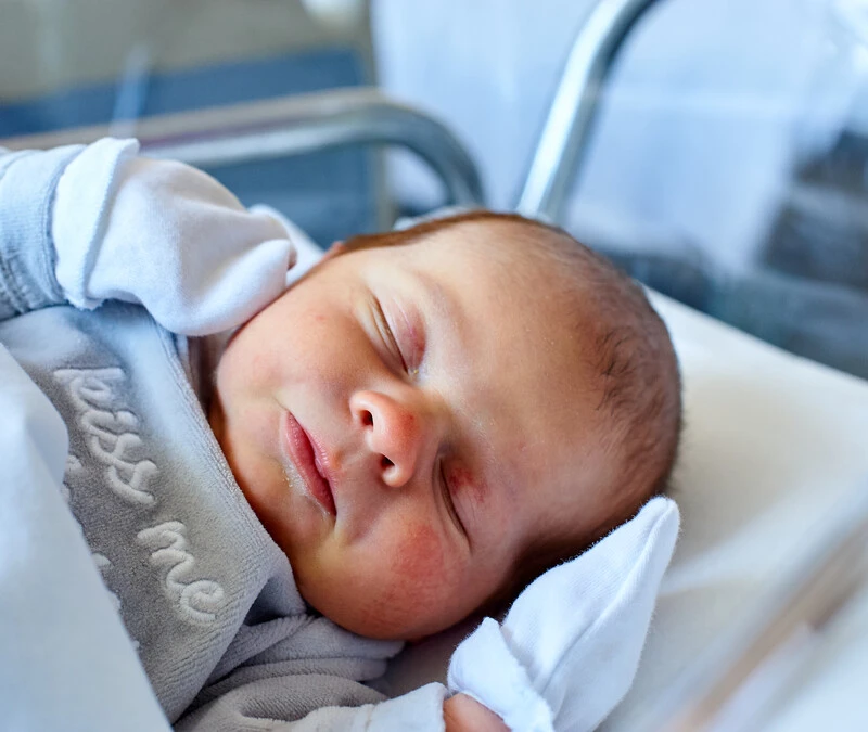 آیا فتوتراپی به چشم و پوست نوزاد آسیب می زند؟